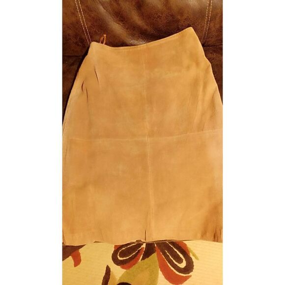 st John's bay suede skirt size 10 in great condition. Vintage thick leather. - Picture 2 of 6